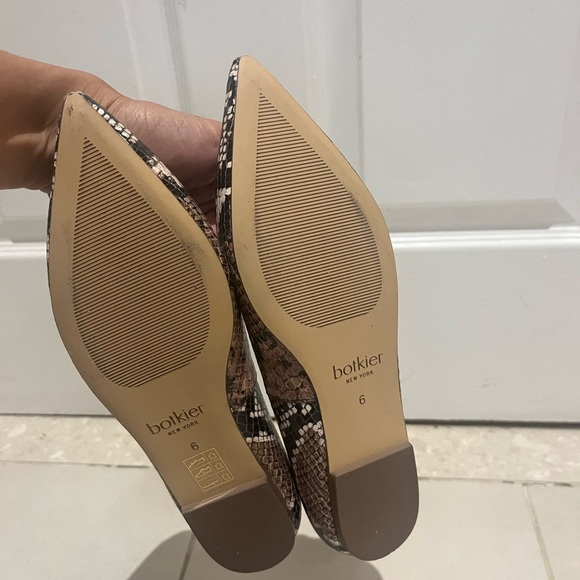 NWT - BOTKIER Snake print flats, Size 6 - Picture 3 of 9
